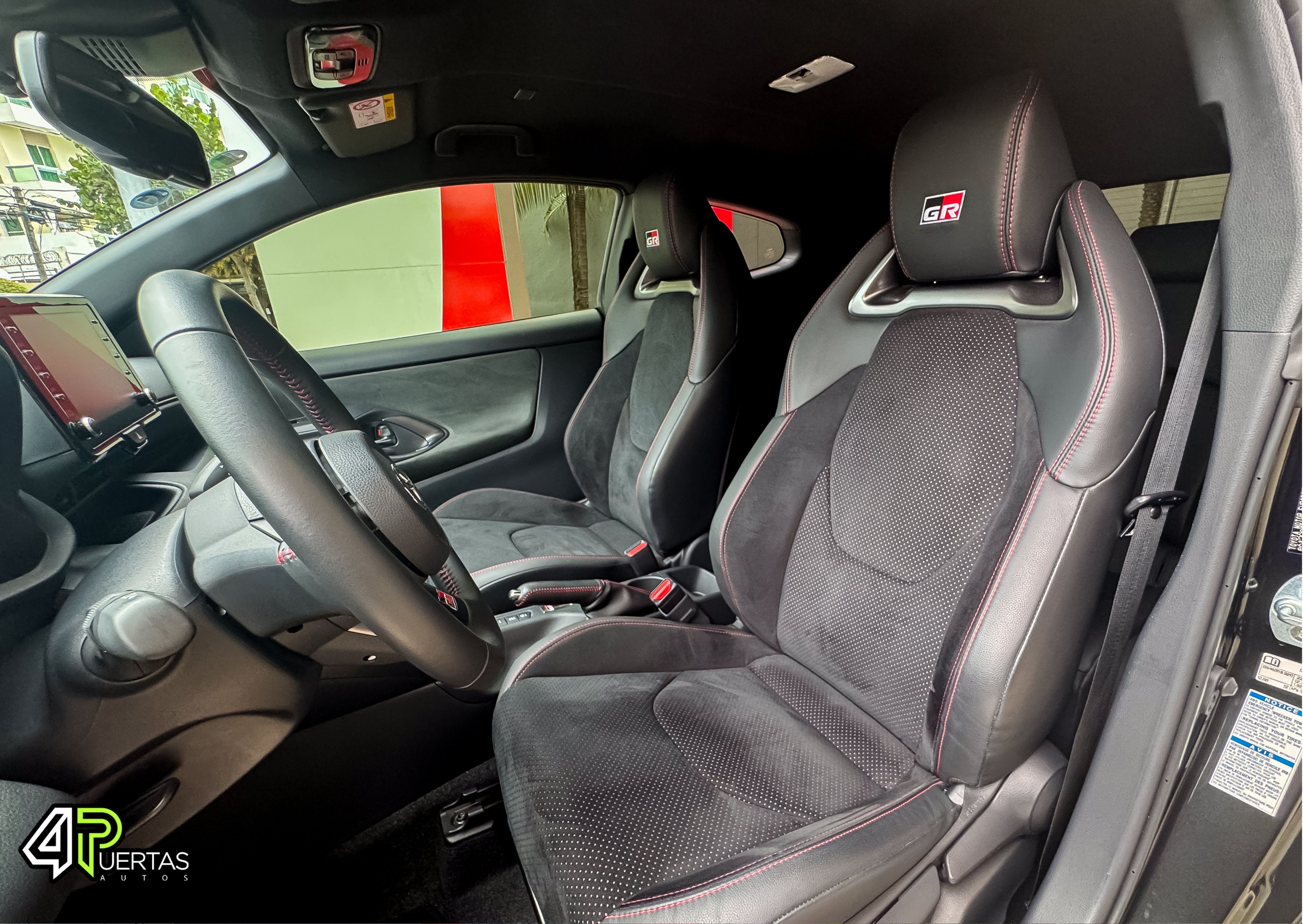 carros - TOYOTA YARIS GR 9