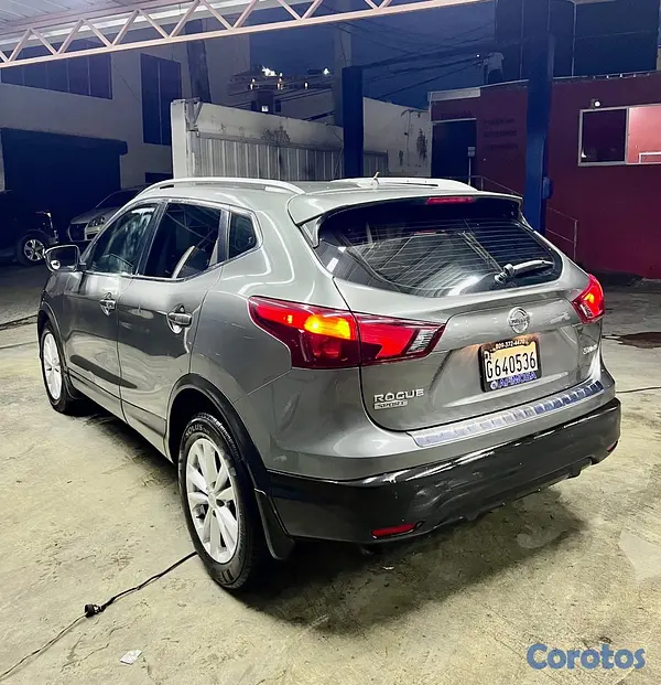 jeepetas y camionetas - Nissan Rogue SV Sport 2017 11