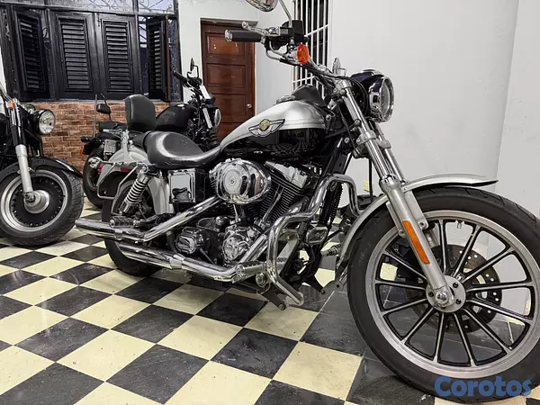 motores y pasolas - Harley Davidson Dyna 100 aniversario  3