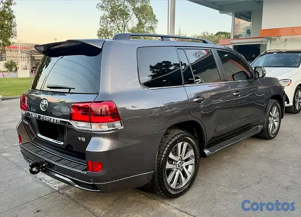jeepetas y camionetas - Toyota Land cruiser vxr 2017 7