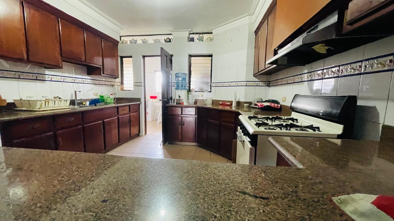 apartamentos - apartamento en piantini en venta  7