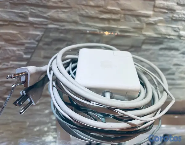 computadoras y laptops - 🔥MacBook Pro 15”Original,Gris Espacial,cargador original!🔥🔥 4