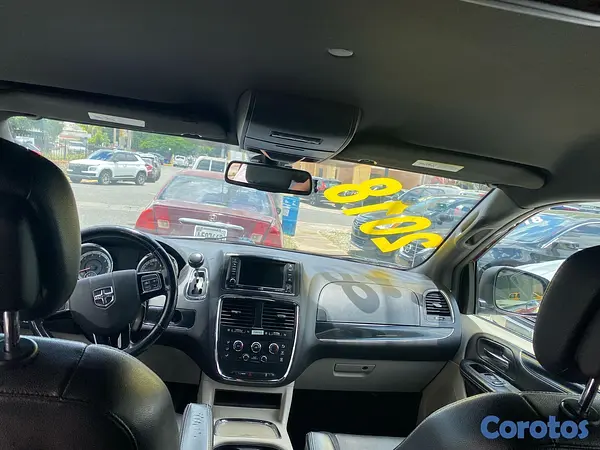jeepetas y camionetas - DODGE GRAND CARAVAN SXT 2018 8