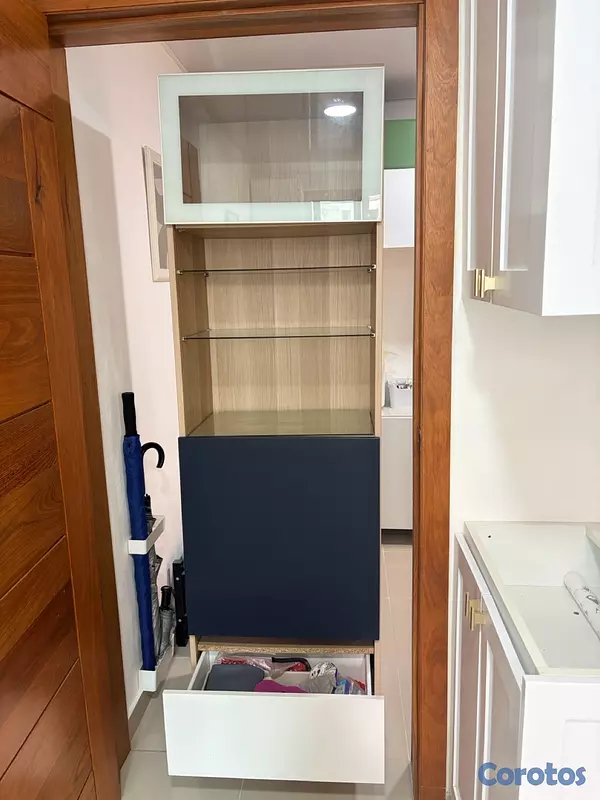 muebles y colchones - Besta armario alto de ikea con puertas y gabeta  4