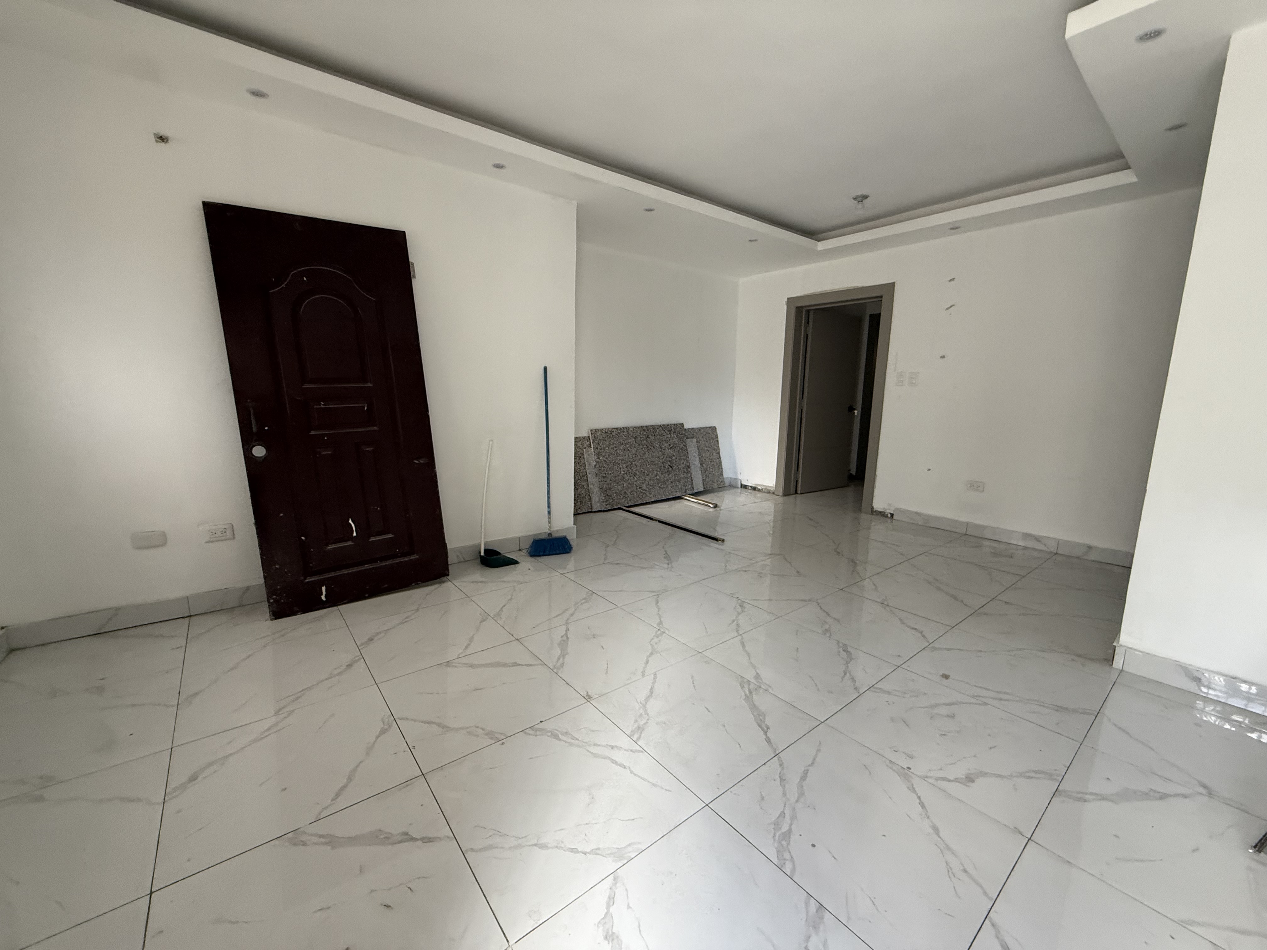 apartamentos - Vendo independencia klm 7 primer nivel 70 mtrs una 1
