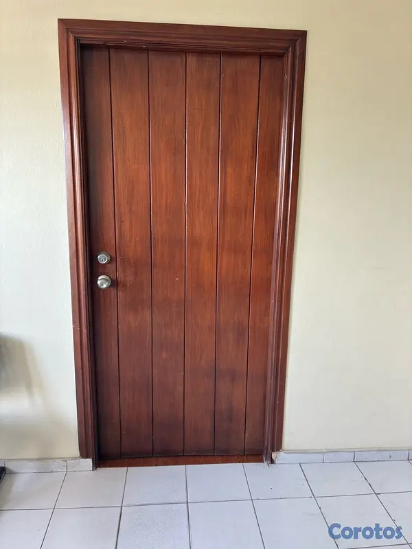 oficinas y locales comerciales - SE ALQUILA CONSULTORIO MEDICO SECTOR GAZCUE 2