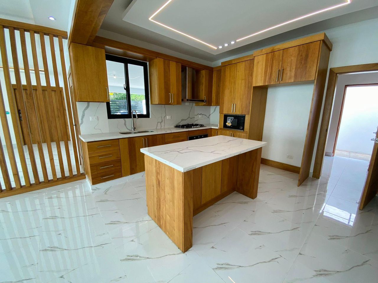 casas - Moderna Casa con Habitación en Planta Baja y 2 Cocinas con Línea Blanca incluida 1