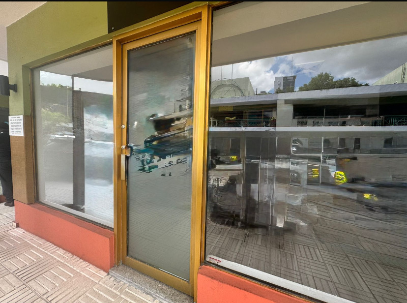 oficinas y locales comerciales - se alquila  1