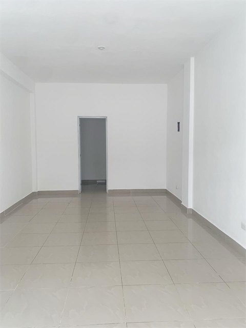 oficinas y locales comerciales - Local en  zona céntrica mirador  1