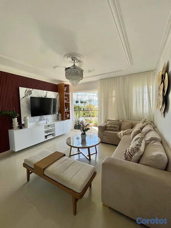 apartamentos - Apartamento con ubicación céntrica, ascensor y parqueo techado de oportunidad  2
