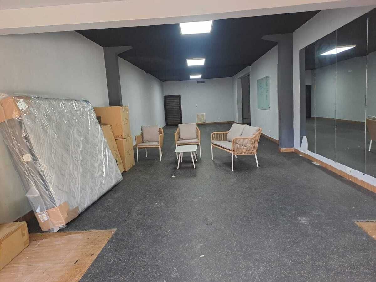oficinas y locales comerciales - Local en Bella Vista Avenida Sarasota primer Piso  7