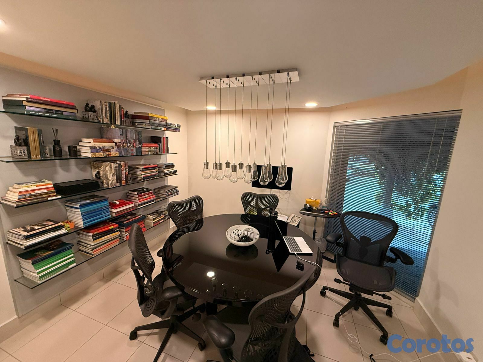 oficinas y locales comerciales - ALQUILO Local de OFICINAS (2 Niveles) en el Ensanc 4