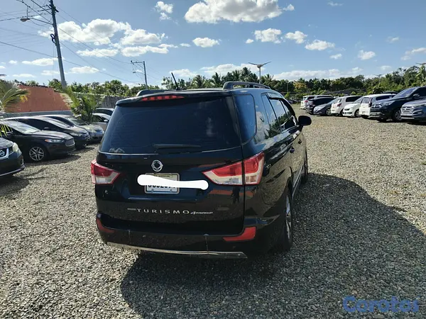 jeepetas y camionetas - SSANGYONG KORANDO TURISMO AWD 6