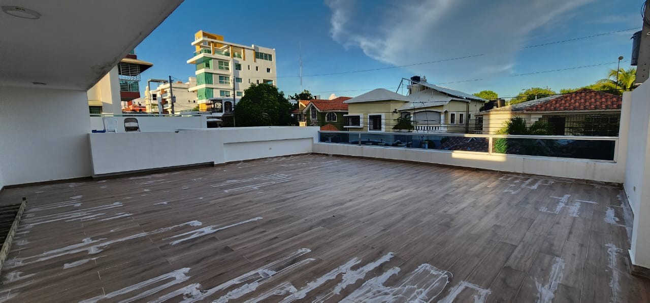 apartamentos - Apartamento Segundo Piso con Terraza, Corales del Sur. VENDIDO 3