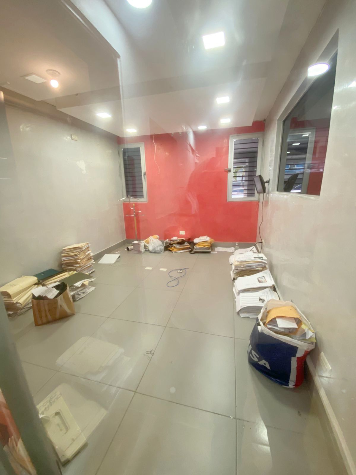 oficinas y locales comerciales - Local céntrico en Primer nivel 3