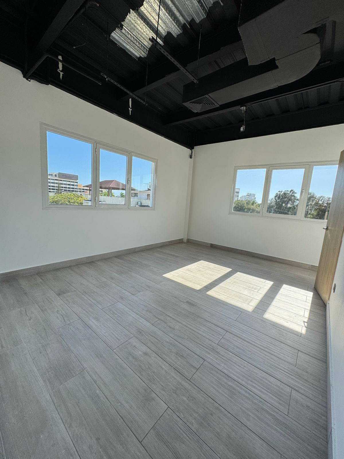 oficinas y locales comerciales - Local de 160 MTS En Bella Vista 5