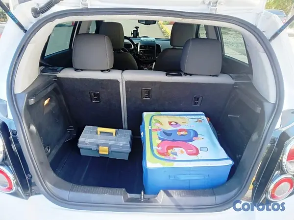 carros - Chevy Sonic Mecanico 2015 LS Hatchback  19