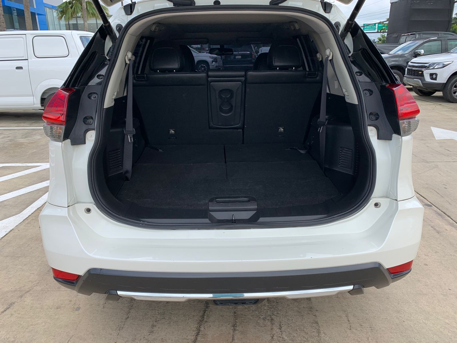 jeepetas y camionetas - NISSAN X-TRAIL EXCLUSIVE 2019 3