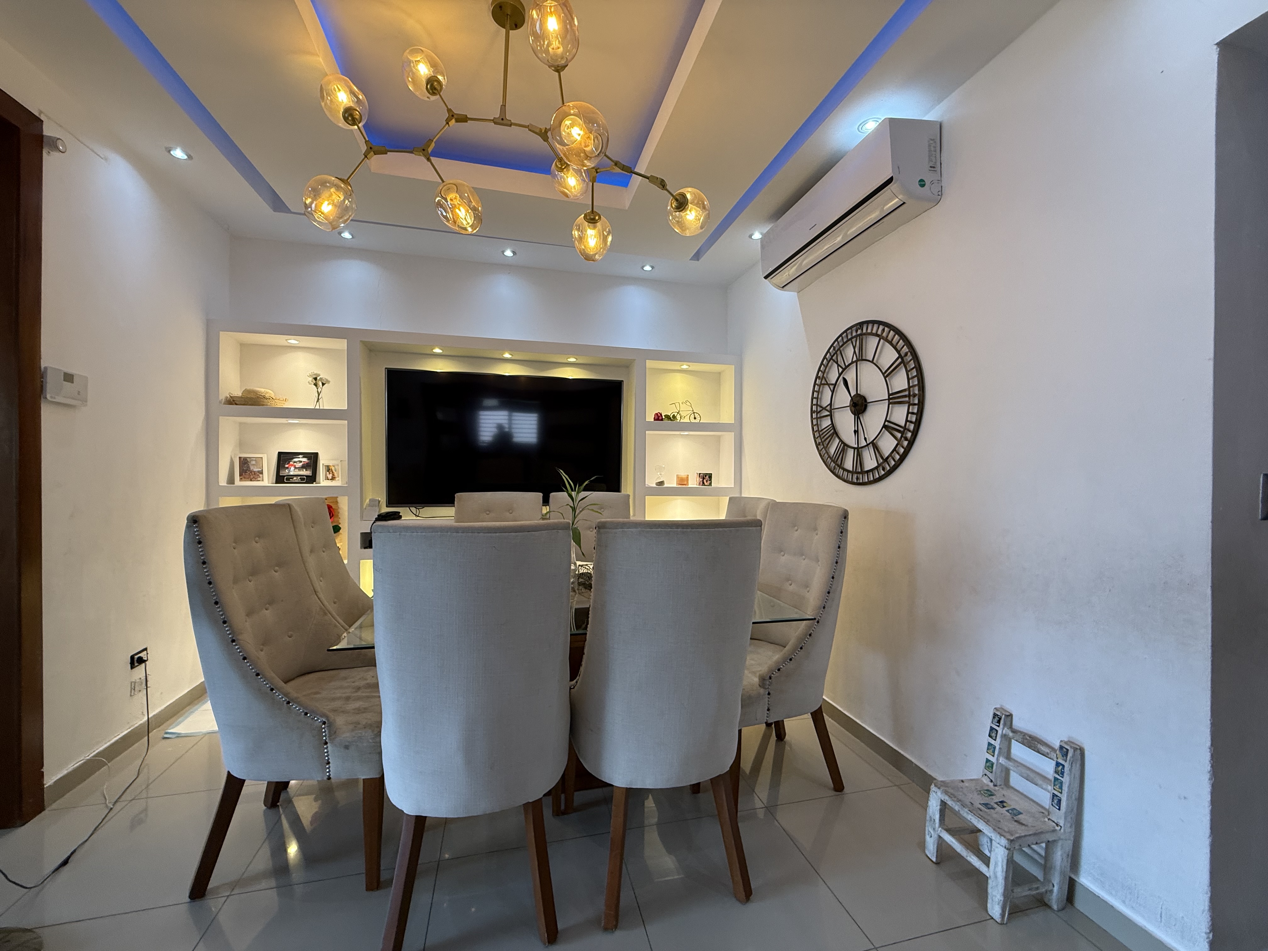 apartamentos - Vendo independencia jardines del sur tres hab 2.5  8