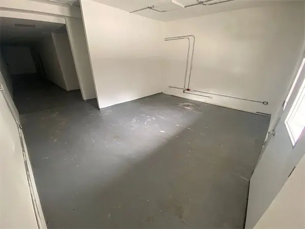 oficinas y locales comerciales - Local en Naco céntrico y amplio 8