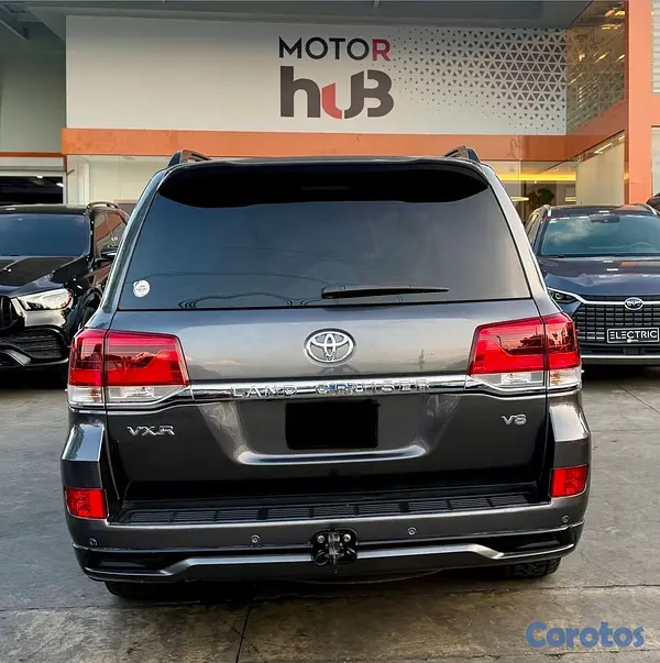 jeepetas y camionetas - Toyota Land cruiser vxr 2017 6