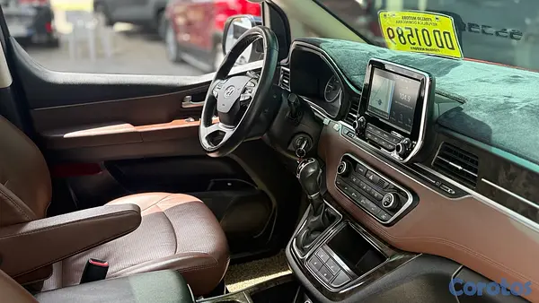 jeepetas y camionetas - 2021 Hyundai Grand Starex Ejecutiva Limusina  8