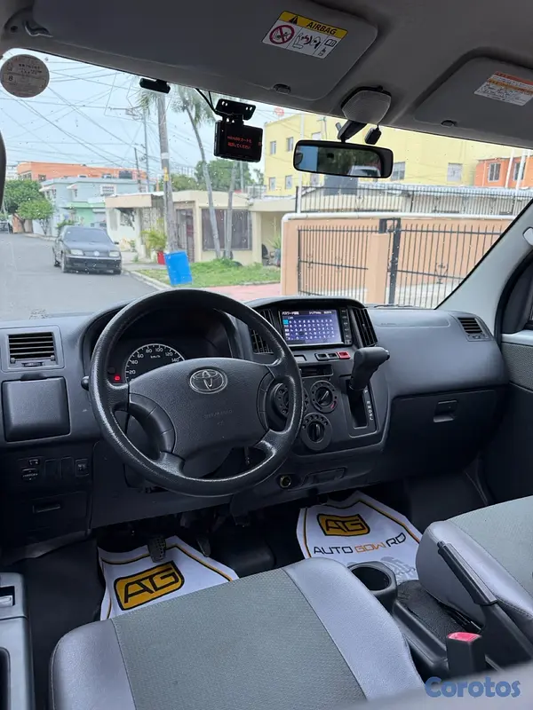 jeepetas y camionetas - Toyota Town Ace 2020 4