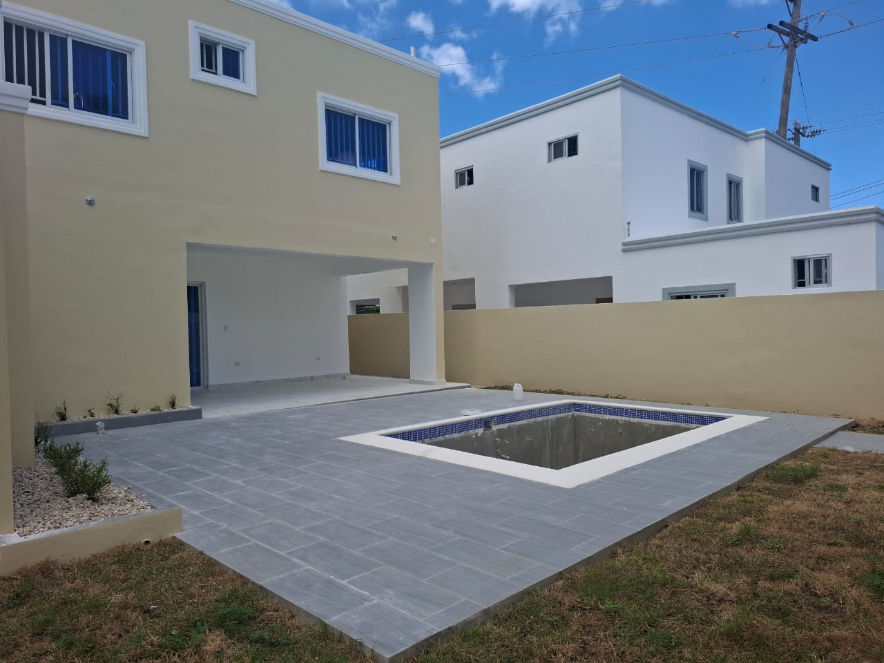 casas - CASA DE LUJO A MINUTOS DE PLAYA EN RESIDENCIAL 6