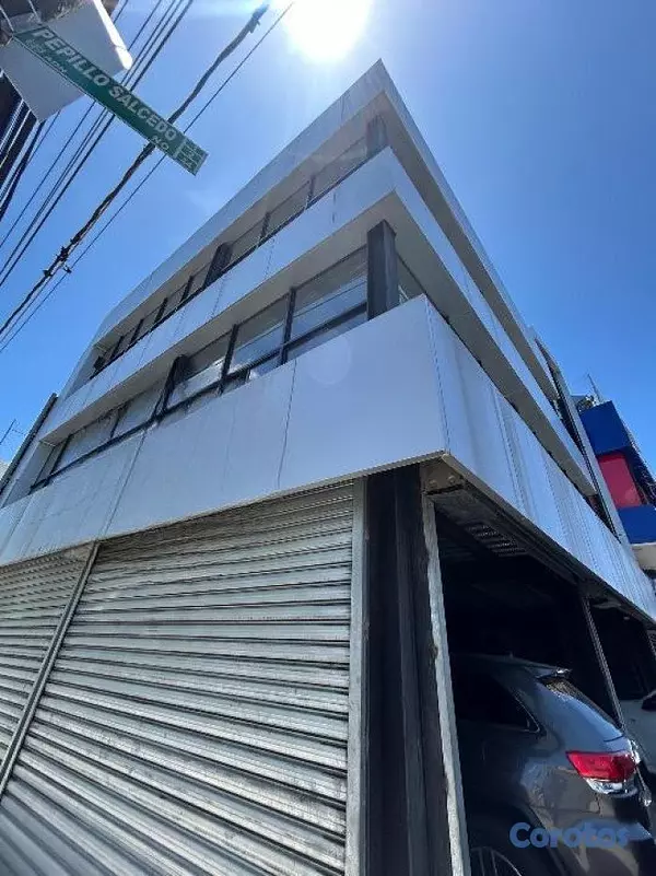 oficinas y locales comerciales - Edificio Comercial de 3 Niveles en Alquiler – Ensa 5