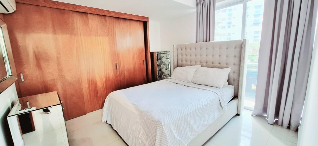 apartamentos - Vendo  o al amueblado Naco una hab balcón parqueo  5
