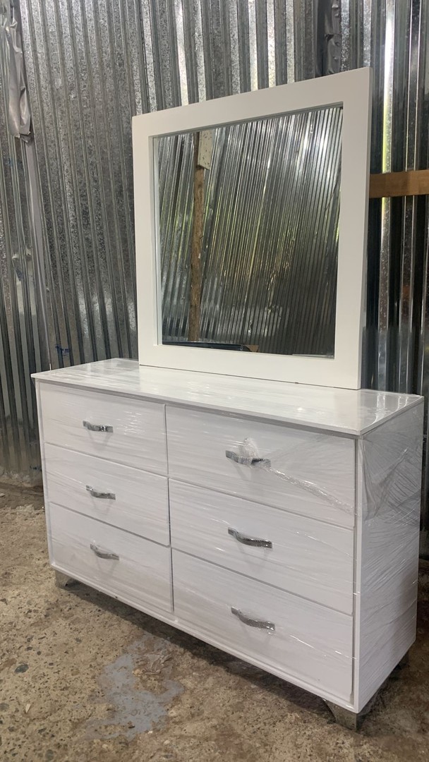 muebles y colchones - Gavetero en blanco con gavetas  1