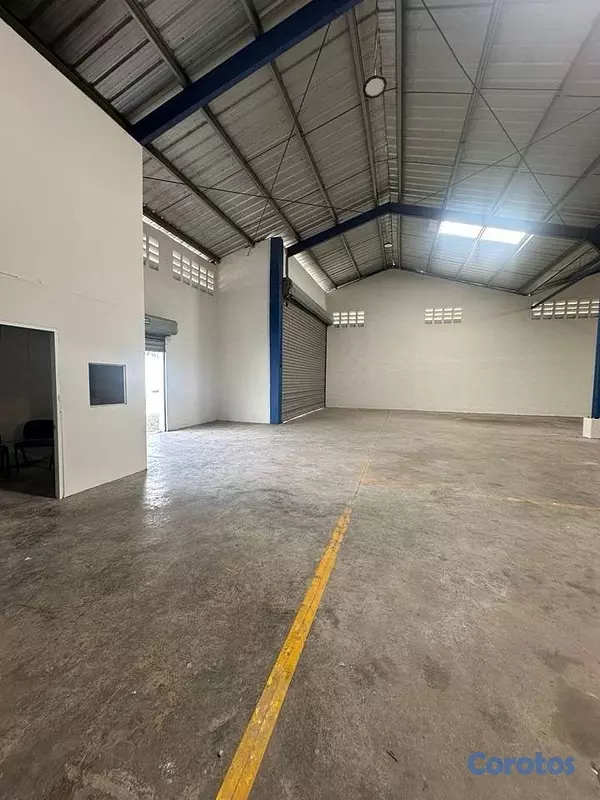 oficinas y locales comerciales - Nave industrial en alquiler en San Isidro  6