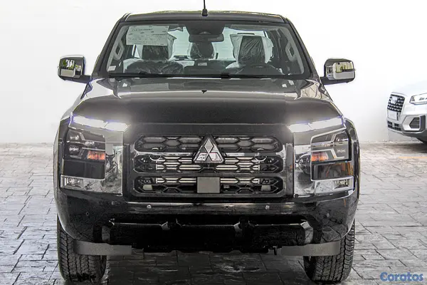 camiones y vehiculos pesados - Mitsubishi L 200 2026 6