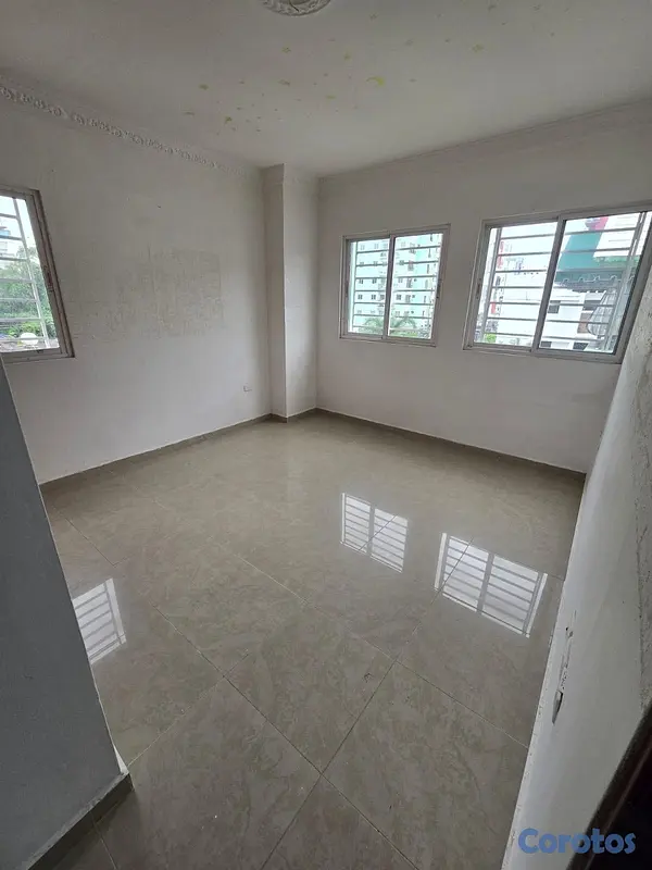 apartamentos - Oportunidad en Evaristo Morales de 3 habitaciones 2.5 baños  2 parqueo ascensor  7