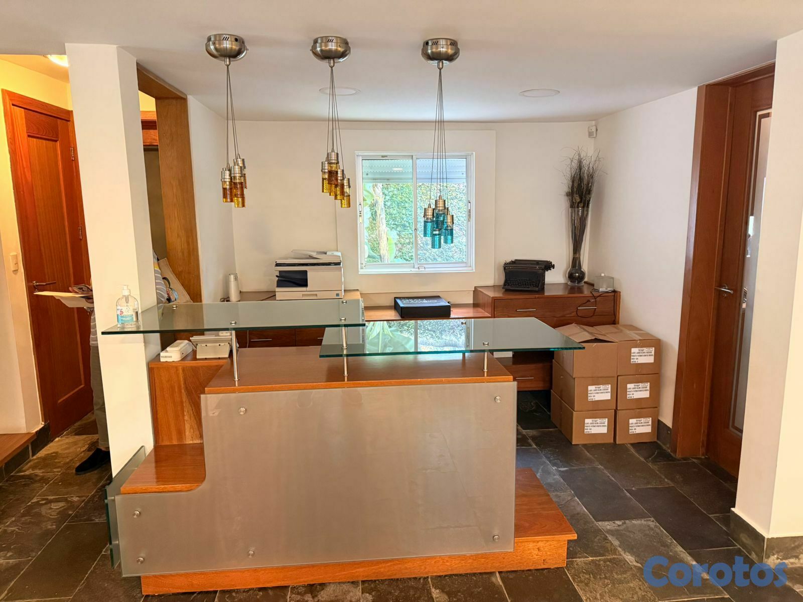 oficinas y locales comerciales - ALQUILO Local de OFICINAS (2 Niveles) en el Ensanc 5