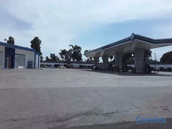 oficinas y locales comerciales - VENDO ESTACION DE COMBUSTIBLE EN LA VEGA 2