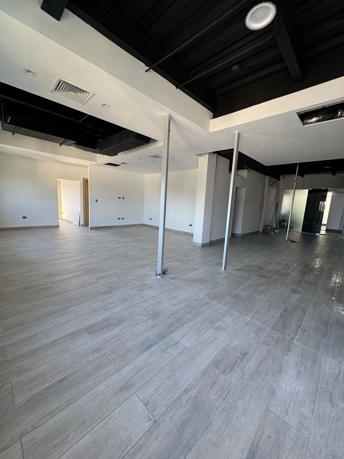 oficinas y locales comerciales - Local de 160 MTS En Bella Vista 6