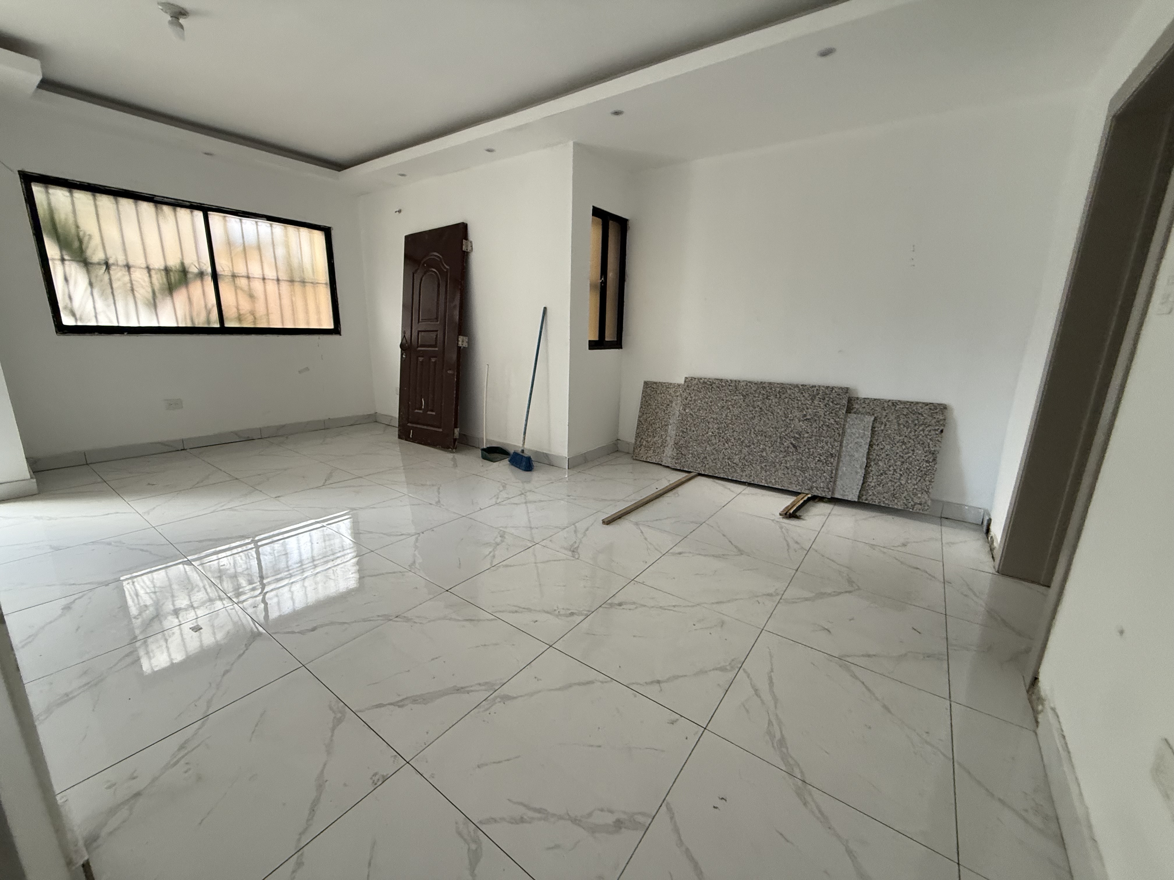 apartamentos - Vendo independencia klm 7 primer nivel 70 mtrs una 3