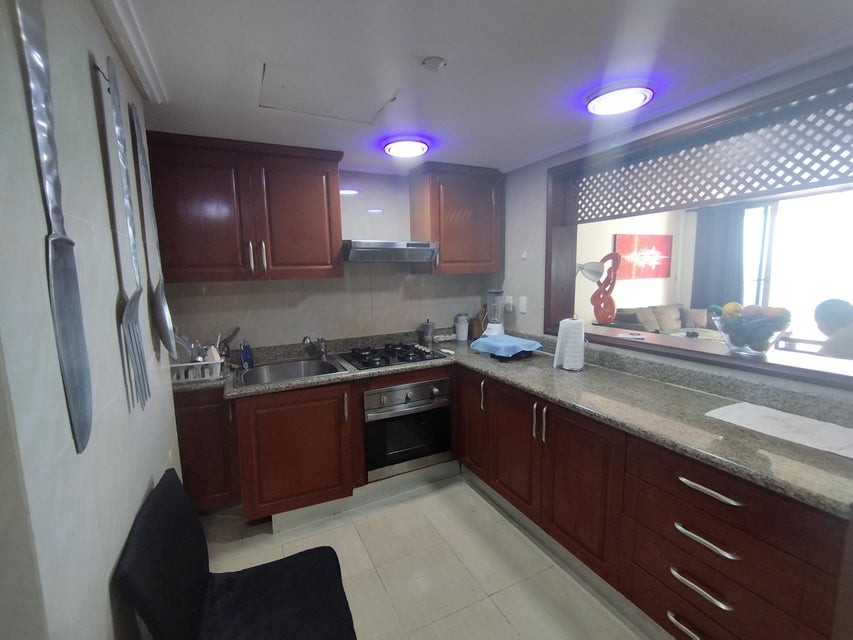 apartamentos - Apartamento en venta #24-1079 balcón con vista al mar, piscina, 2 habitaciones. 2
