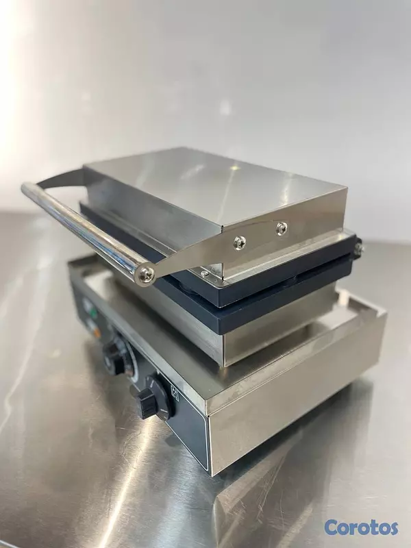 equipos profesionales - Wafflera tematica con capacidad para 4 piezas  4