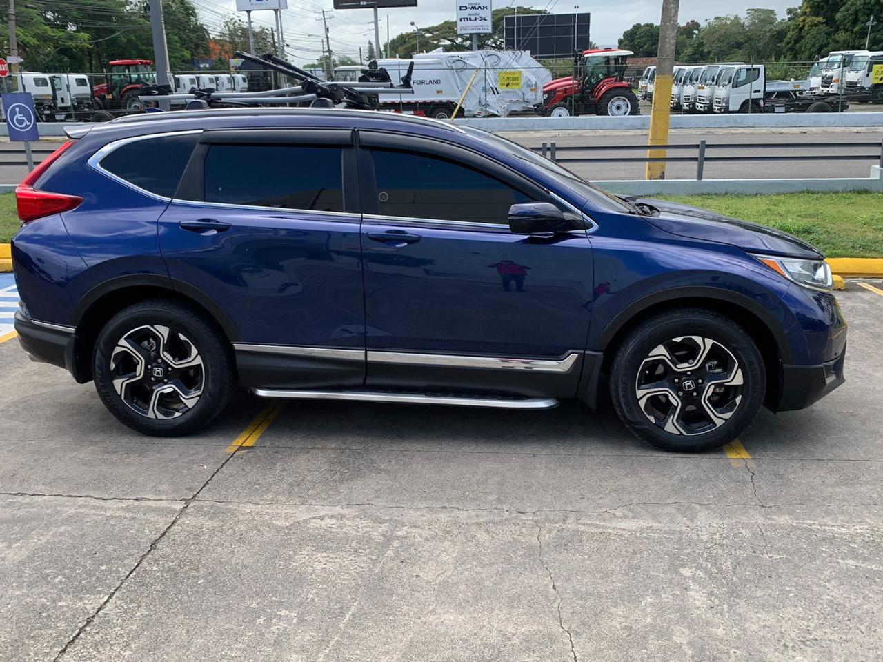 jeepetas y camionetas - Honda crv 2018 touring clean carfax  1