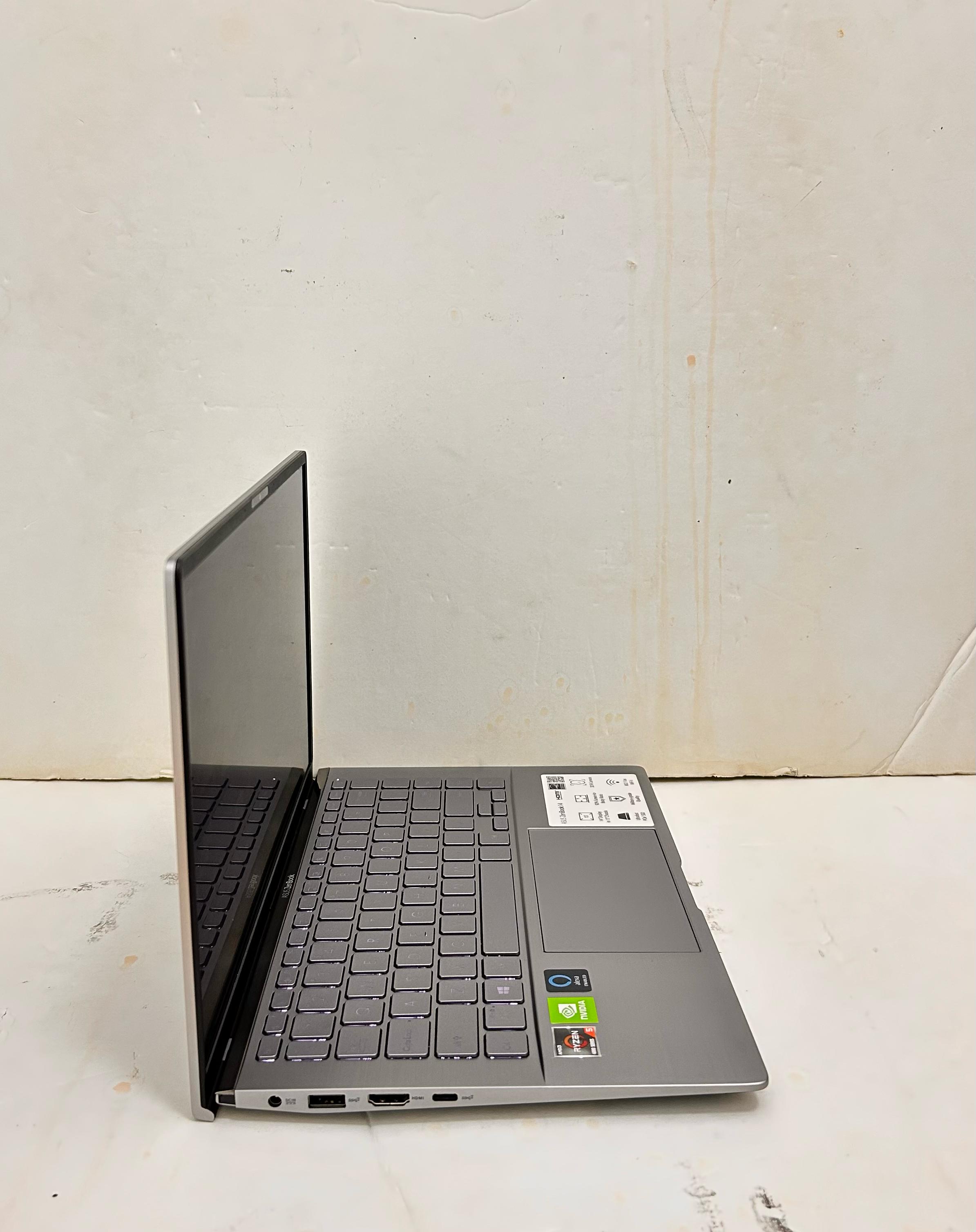 computadoras y laptops - Laptop ASUS ZenBook, 14”, NVIDIA GeForce, Ryzen 5 3