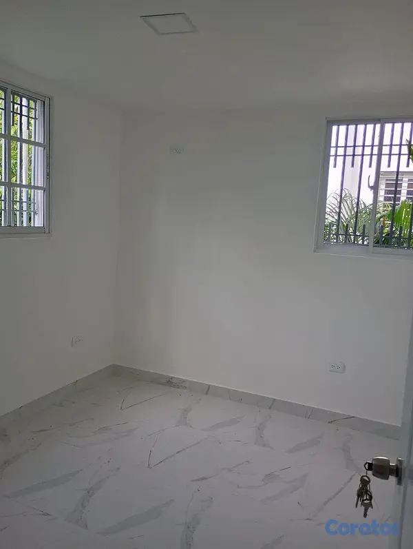 apartamentos - Se alquila 3er nivel en Renacimiento 4