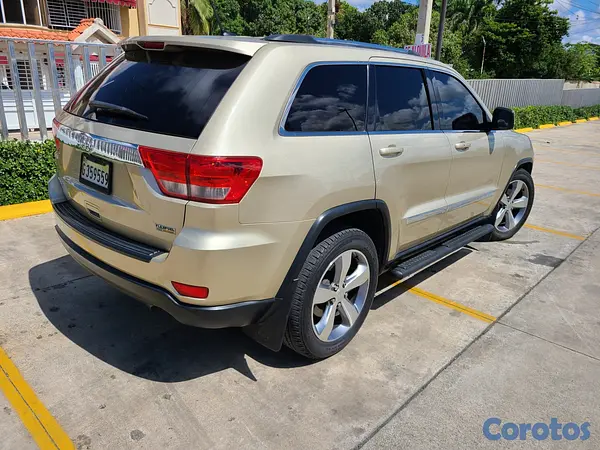 jeepetas y camionetas - Jeep Grand Cherokee excellente estado con solo 90  3