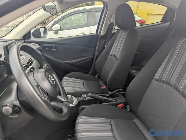 carros - Mazda 2 2020 2