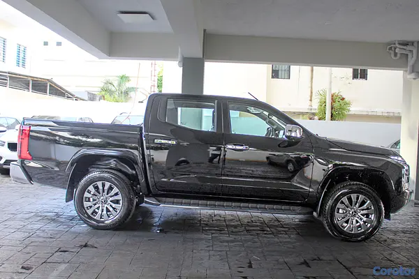 camiones y vehiculos pesados - Mitsubishi L 200 2026 7
