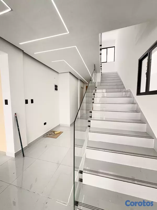 casas - venta de exclusiva casa con piscina en la autopista de san isidro Santo Domingo 12