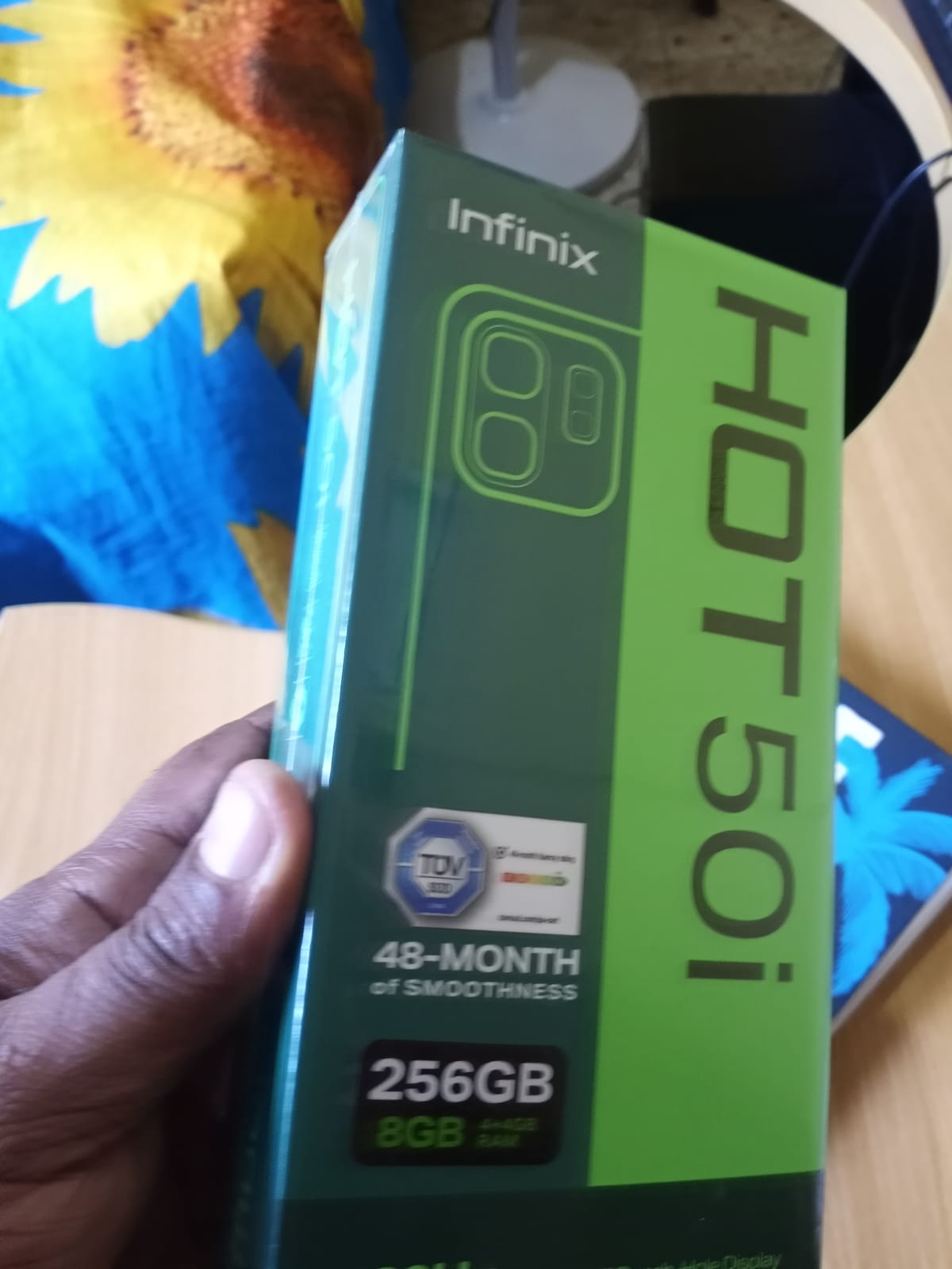 celulares y tabletas - Infinitix Hot 50i 256gb,8gb de Ram verde nuevo con su caja y sus accesorios. 2