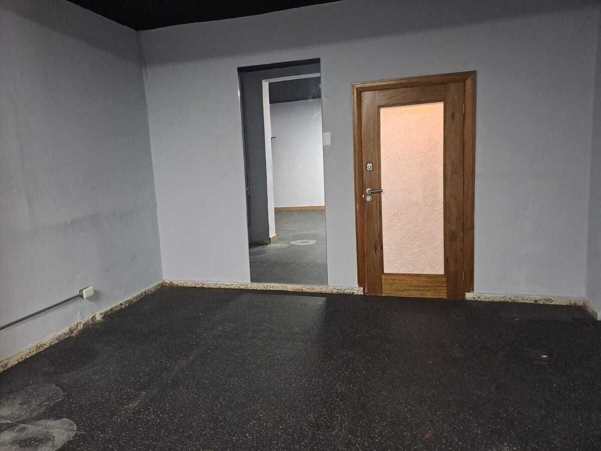 oficinas y locales comerciales - Local en Bella Vista Avenida Sarasota primer Piso  9