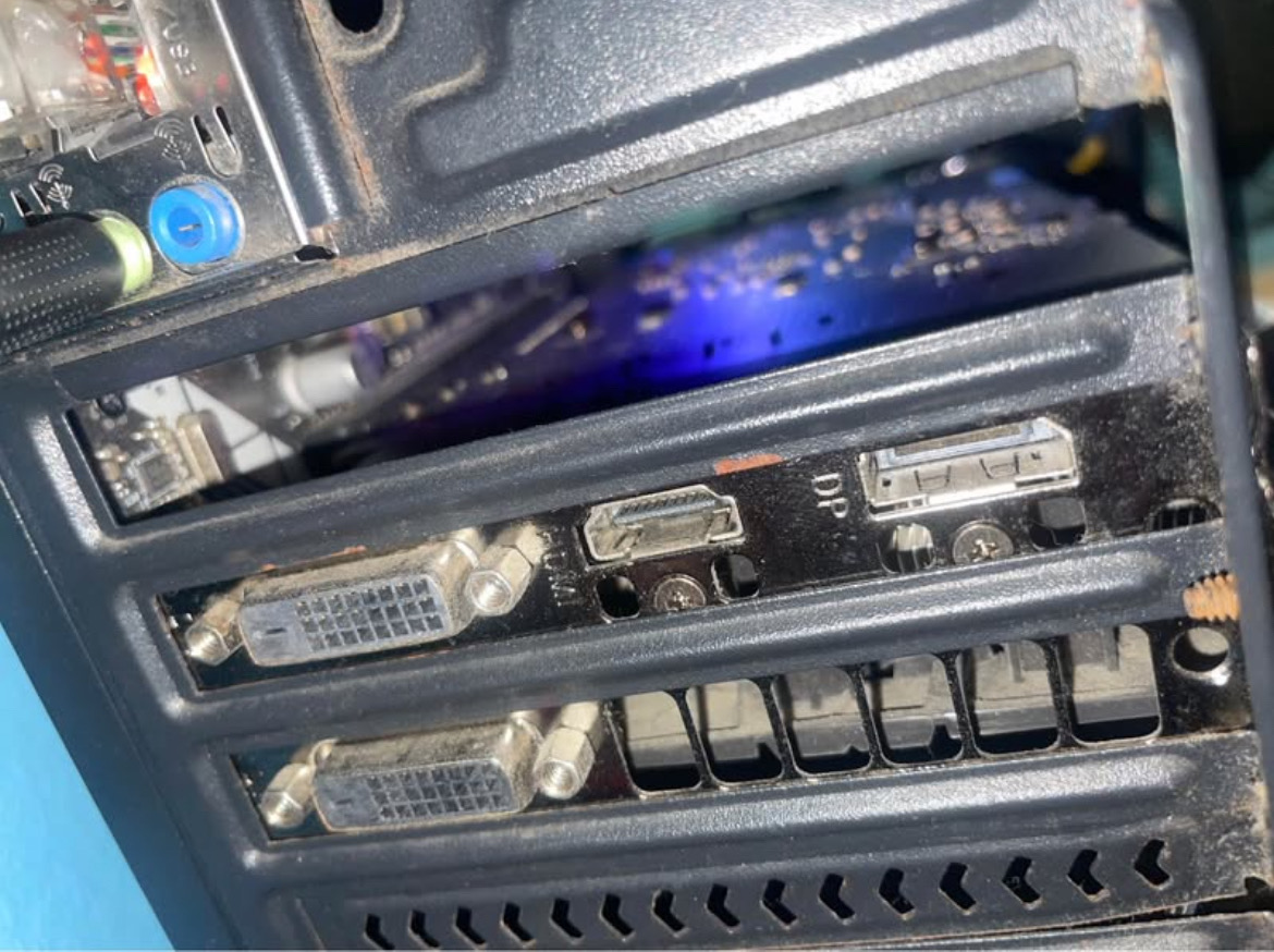 computadoras y laptops - Tarjeta gráfica Asus rog strix
Gtx 1050 ti 4gb 2